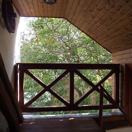 Egkoris Vendeghaz Otel Bakonyszucs Oda fotoğraf